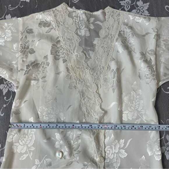 Vintage Victoria's Secret Gold Crown Label Lace Trim Satin Ivory Nightgown - Picture 15 of 16